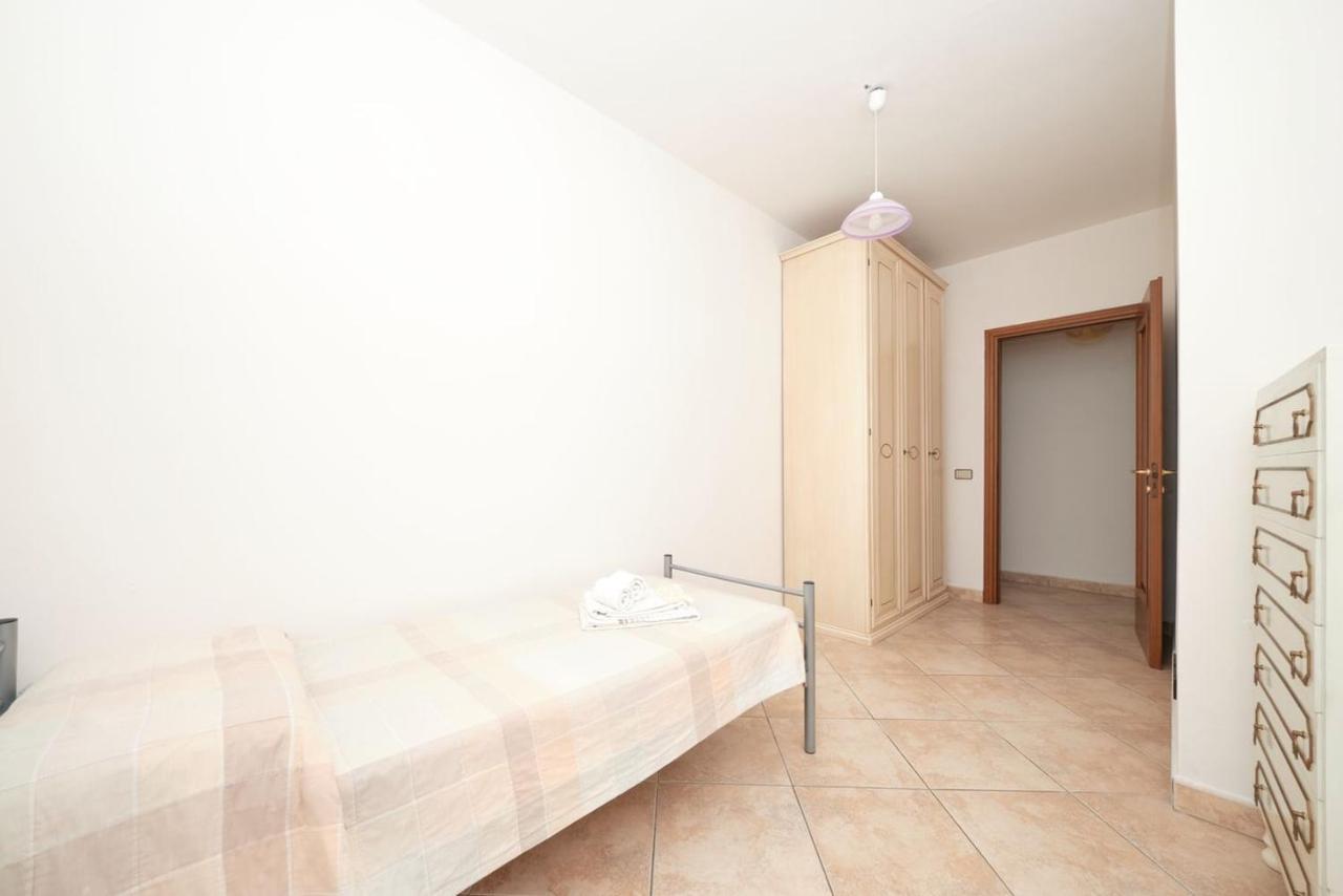 Appartamento Floriana Desenzano del Garda Bagian luar foto